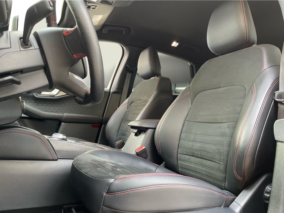 Ford Kuga 2,5 PHEV ST-Line X CVT 5d