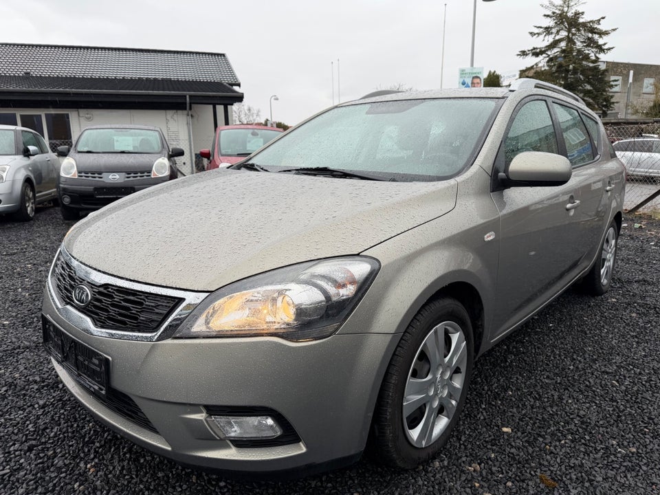 Kia Ceed 1,4 CVVT 105 Exclusive SW ECO 5d