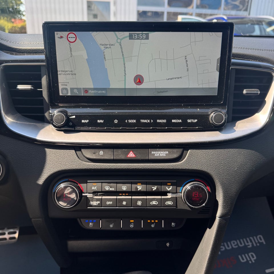 Kia Ceed 1,6 PHEV Upgrade SW DCT 5d