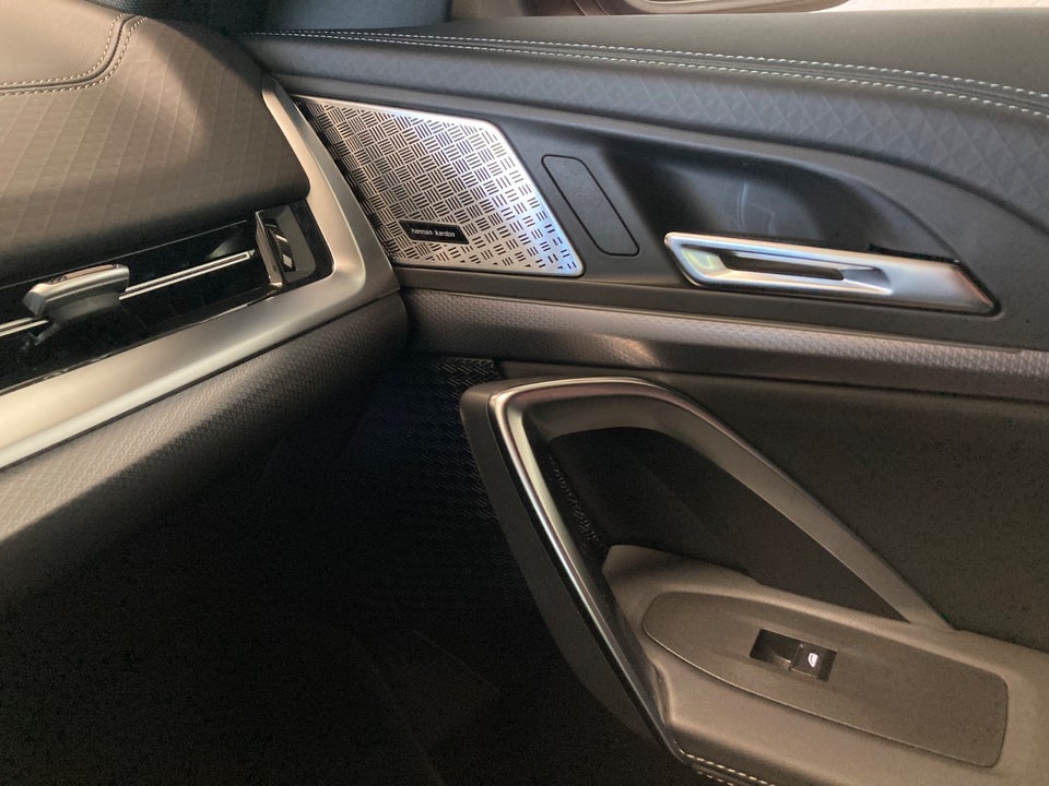 BMW iX2 xDrive30 M-Sport 5d