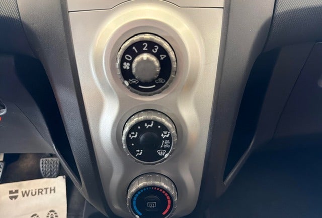 Toyota Yaris 1,3 Luna 5d