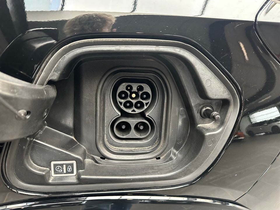 Peugeot e-208 54 GT 5d