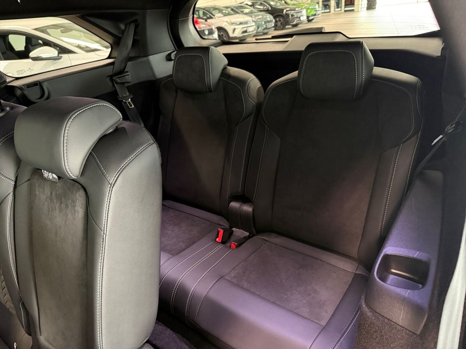 Peugeot e-5008 77 GT 7prs 5d