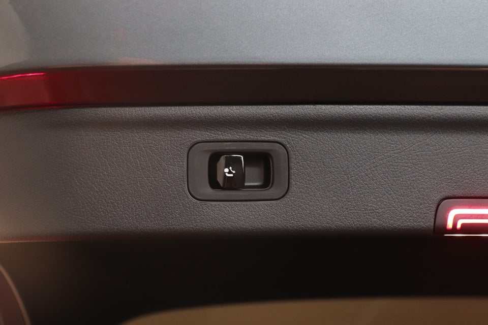 Mercedes EQE300 SUV Electric Art 5d