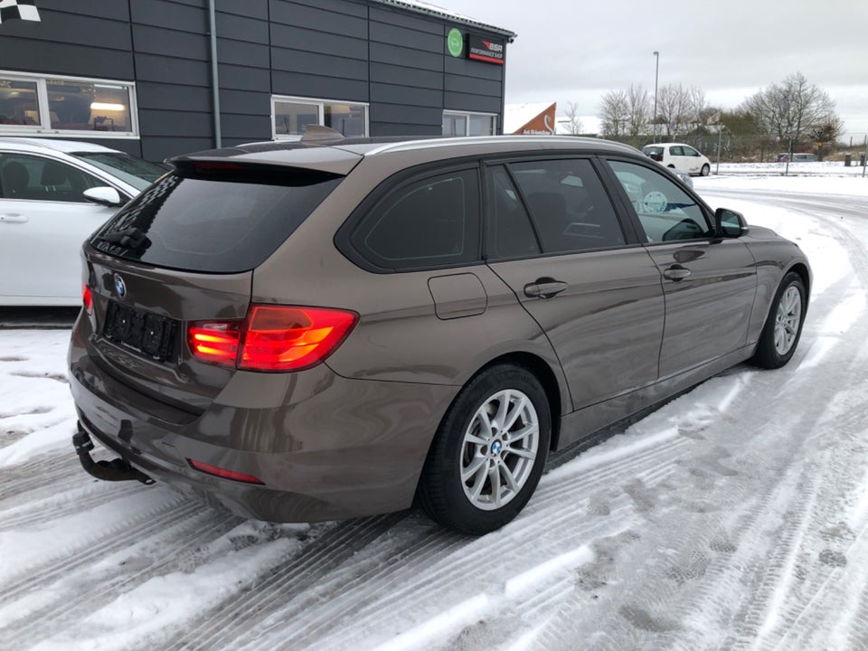 BMW 320d 2,0 Touring 5d