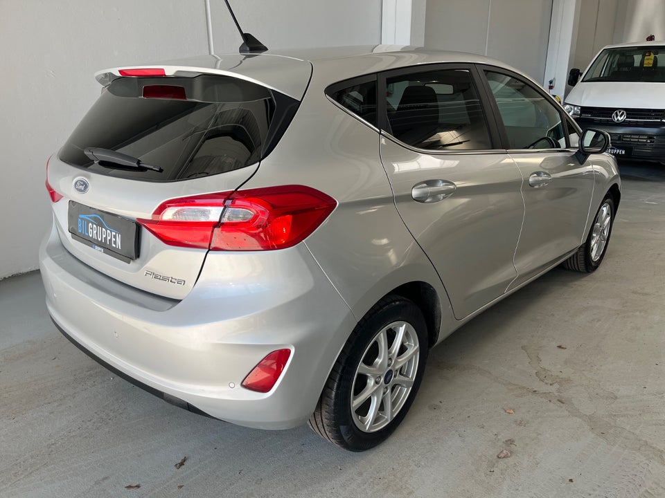 Ford Fiesta 1,0 EcoBoost mHEV Titanium Van 5d