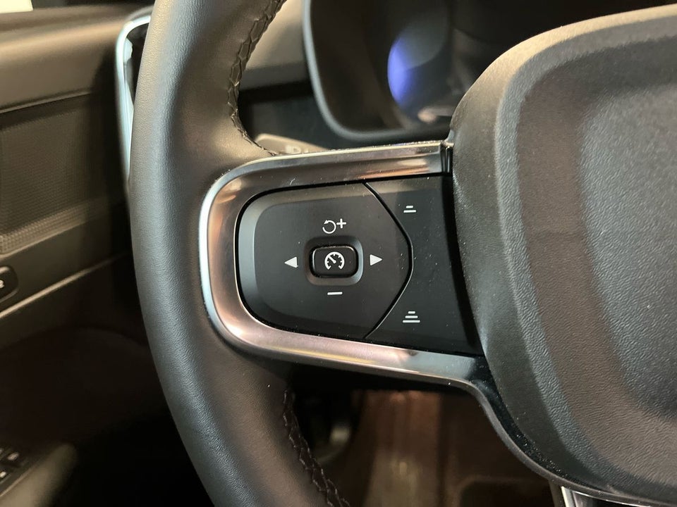 Volvo XC40 ReCharge Extended Range Plus 5d