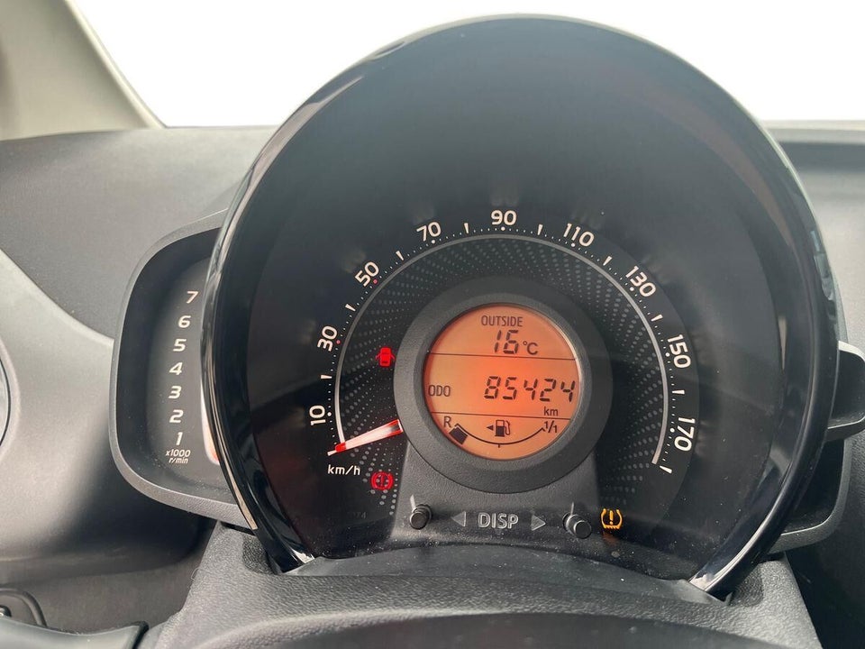 Toyota Aygo 1,0 VVT-i x-plore 5d