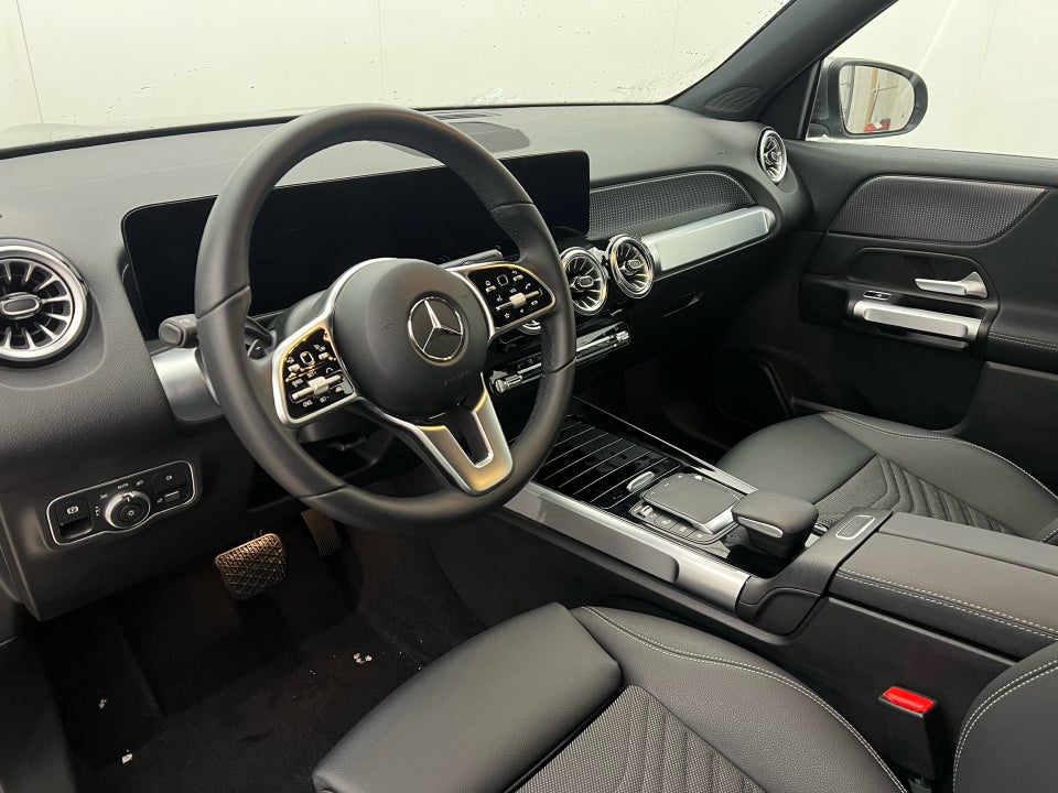 Mercedes EQB300 4Matic 5d