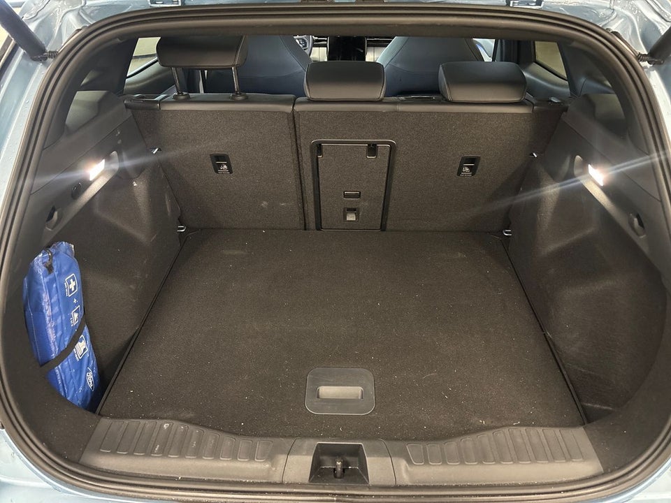 Ford Explorer 79 Premium Extended Range 5d