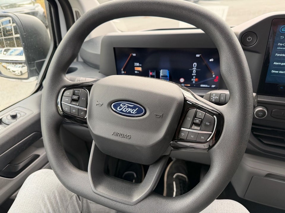 Ford E-Transit Custom 320 L1 64 Trend