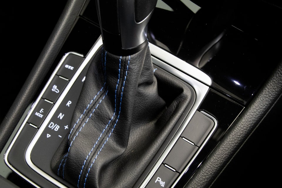 VW Golf VII 1,4 GTE DSG 5d