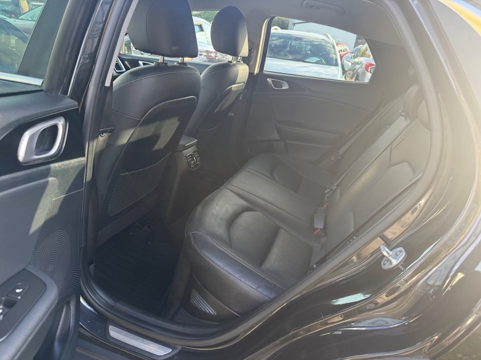 Kia XCeed 1,6 PHEV Platinum Edition DCT 5d