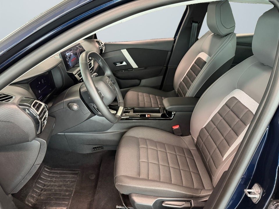 Citroën ë-C4 X 54 Plus 4d