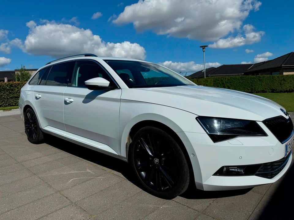 Skoda Superb 2,0 TSi 272 Style Combi DSG 4x4 5d