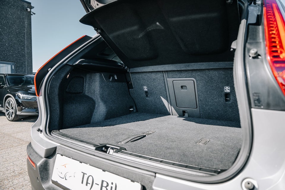 Volvo XC40 ReCharge Twin Plus 5d