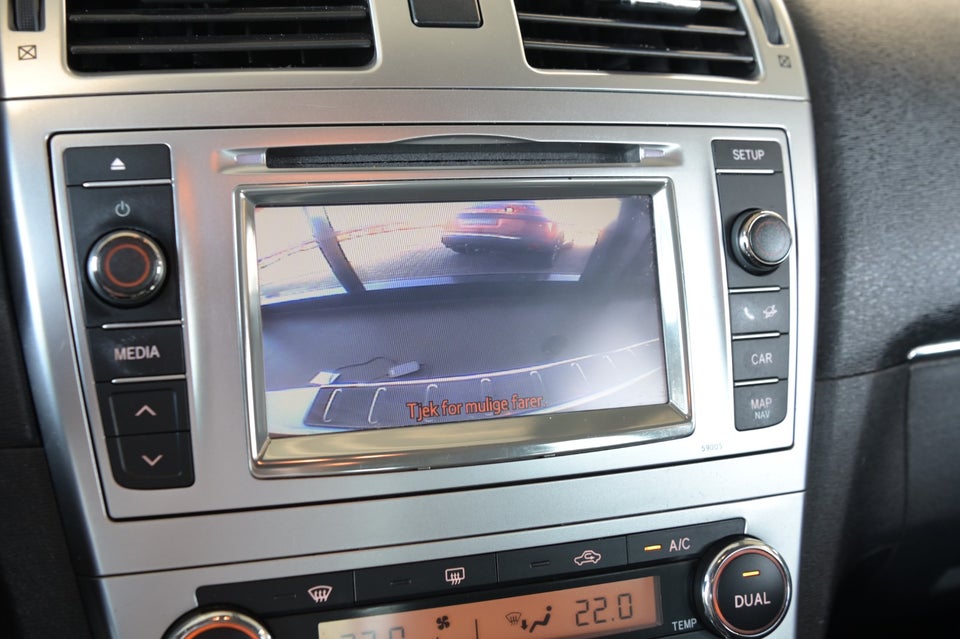 Toyota Avensis 1,8 VVT-i T2 Premium stc. 5d