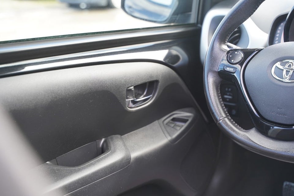 Toyota Aygo 1,0 VVT-i x-sky 5d