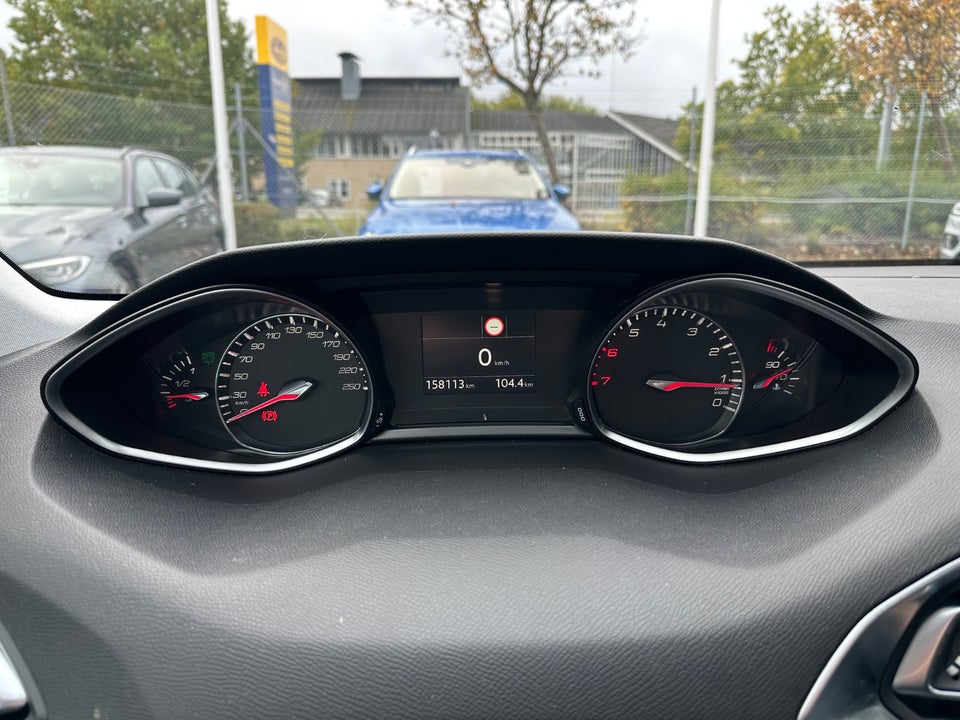 Peugeot 308 1,2 e-THP 130 Allure Sky SW 5d