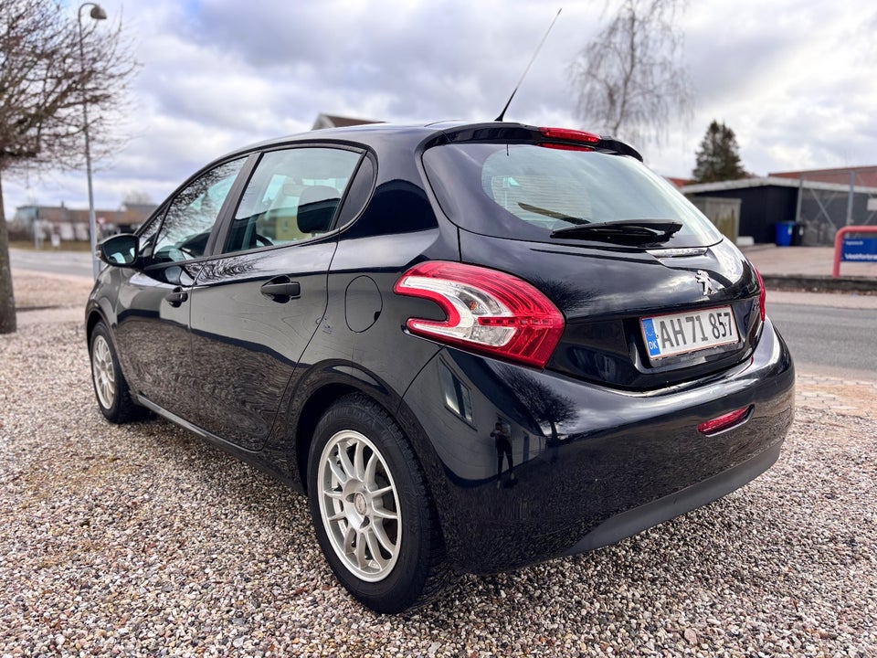 Peugeot 208 1,0 VTi Access 5d