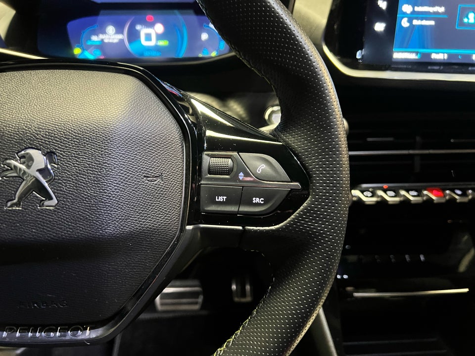 Peugeot e-208 50 GT 5d