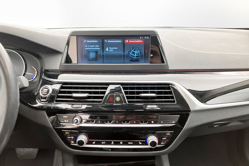 BMW 520i 2,0 Touring Connected aut. 5d