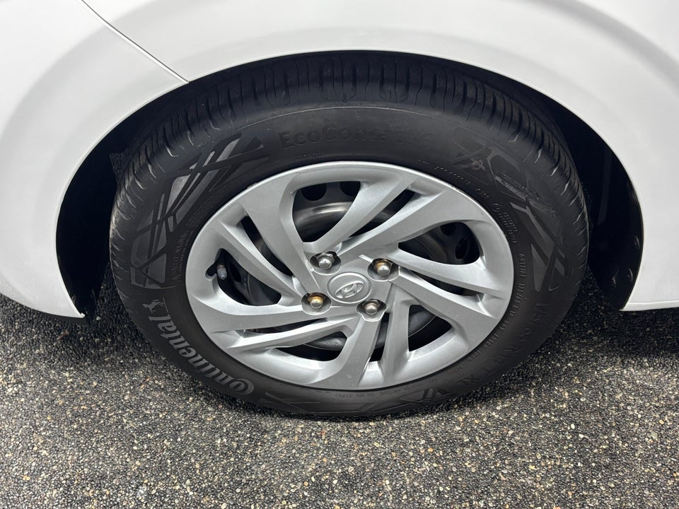 Hyundai i10 1,0 MPi Essential 5d