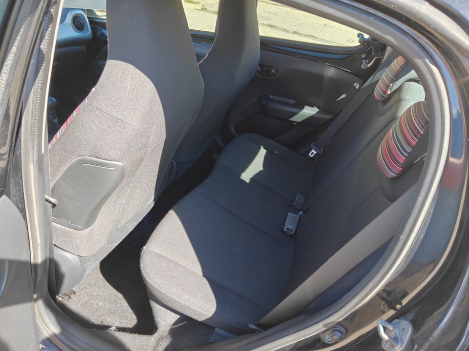 Citroën C1 1,2 PureTech Attraction 5d