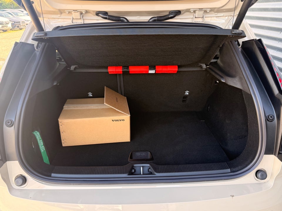 Volvo EX30 Extended Range Plus 5d