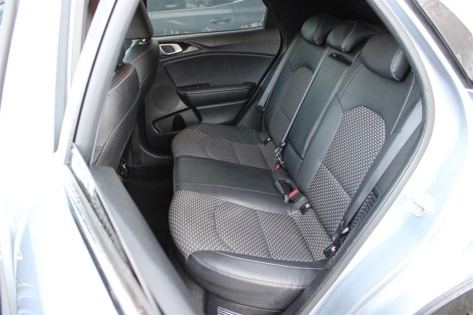 Kia XCeed 1,6 PHEV Upgrade DCT 5d