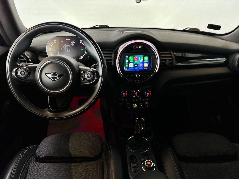 MINI Cooper SE Essential 3d