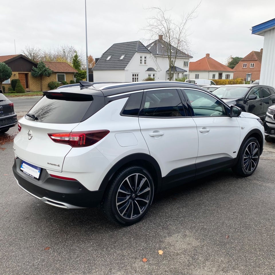Opel Grandland X 1,6 Hybrid4 Exclusive aut. 5d