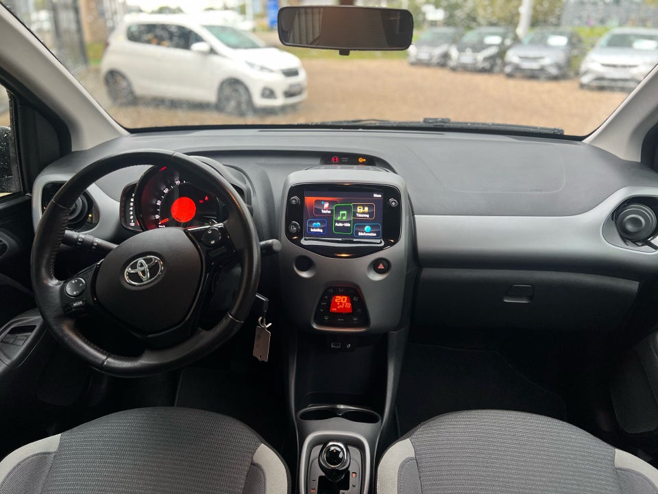 Toyota Aygo 1,0 VVT-i x-press x-shift 5d