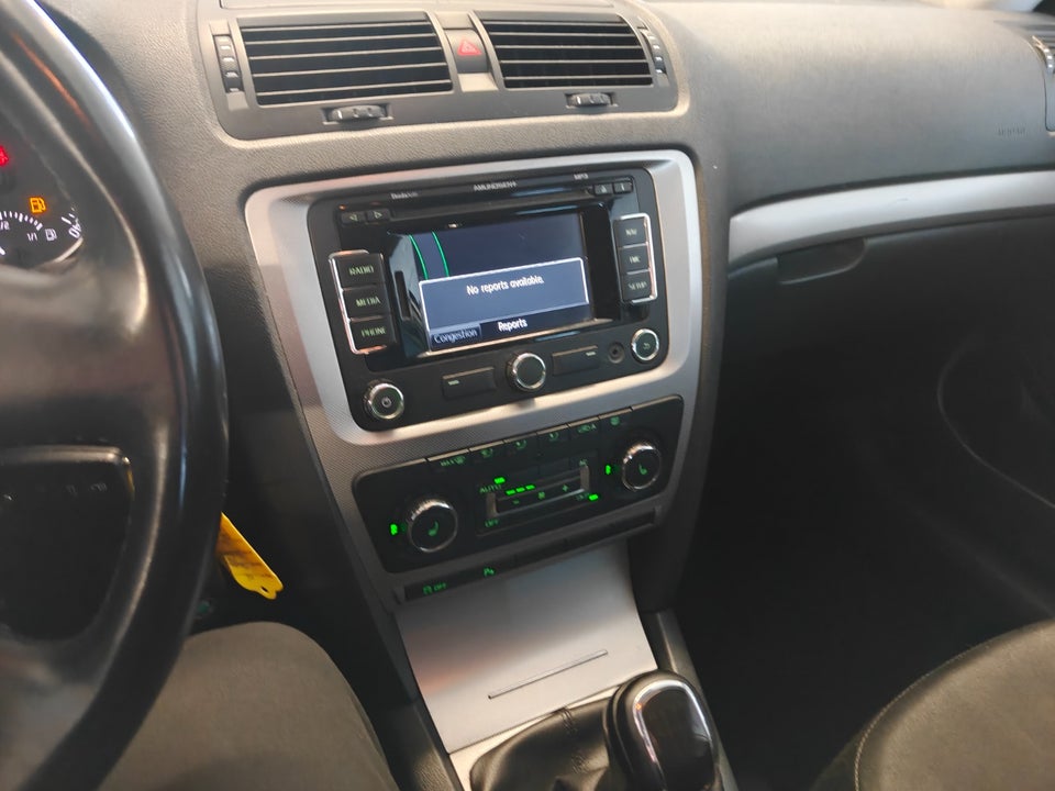 Skoda Octavia 1,6 TDi 105 Elegance Combi 5d