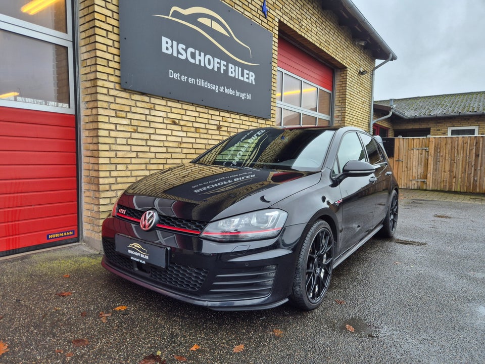 VW Golf VII 2,0 GTi DSG BMT 5d