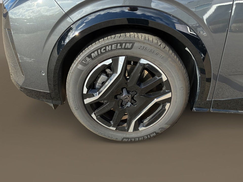 Peugeot e-3008 77 GT Pack 5d