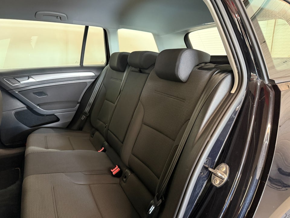 VW Golf VII 1,5 TSi 150 Comfortline Connect Variant DSG 5d