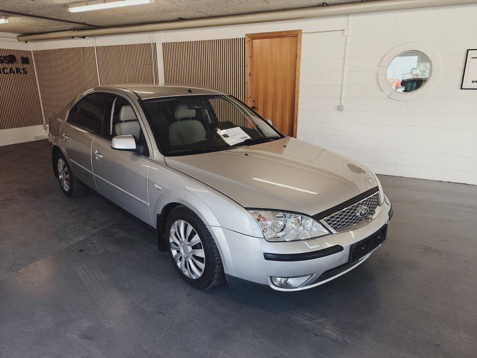 Ford Mondeo 1,8 Trend 5d