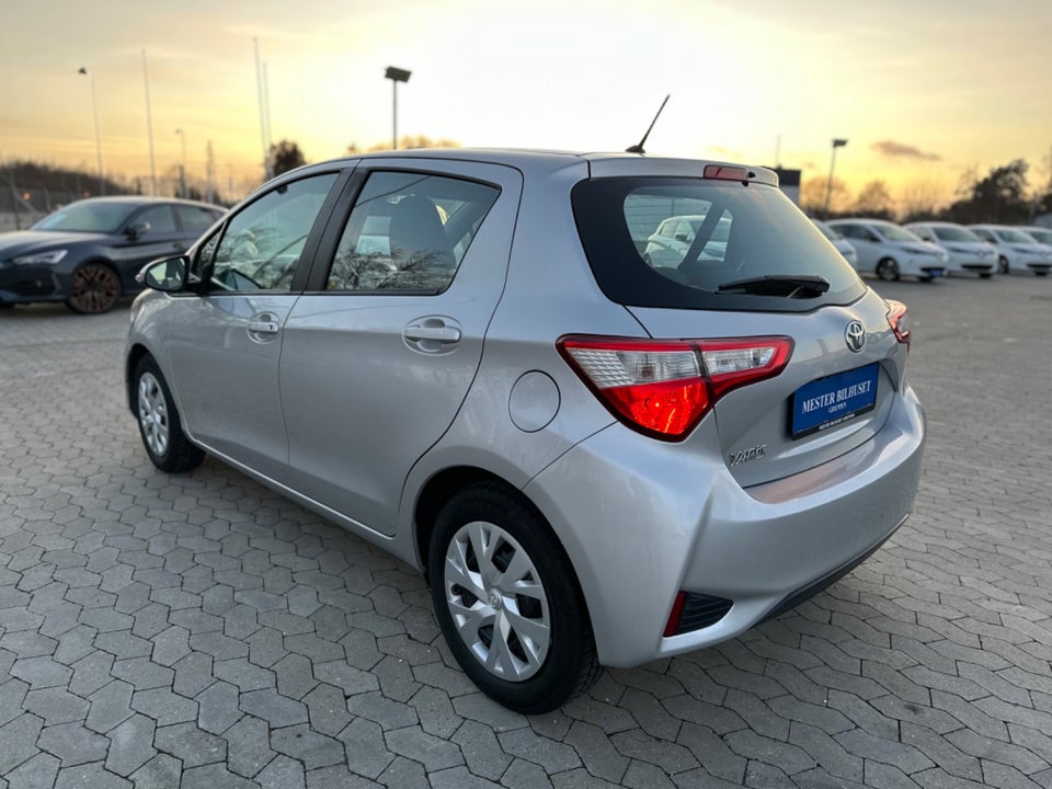 Toyota Yaris 1,0 T2 5d