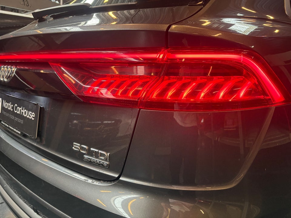 Audi Q8 50 TDi S-line quattro Tiptr. 5d