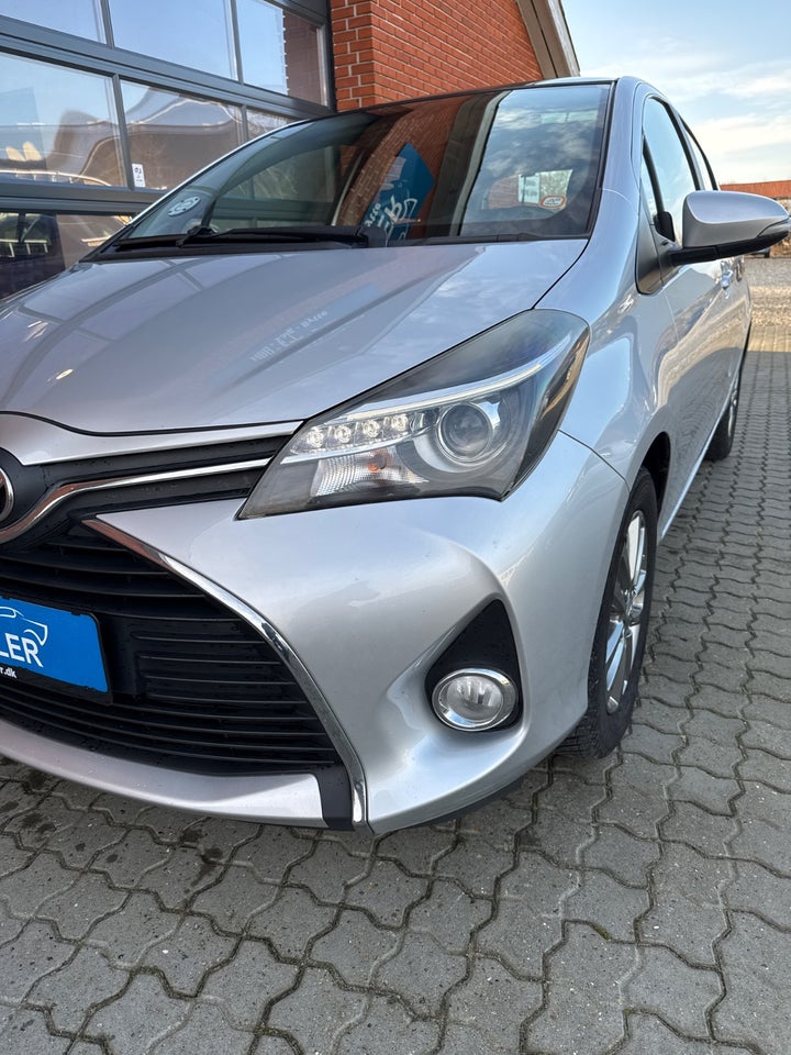 Toyota Yaris 1,3 VVT-i Skyview 5d