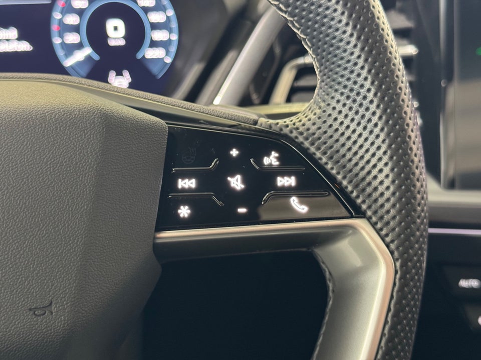 Audi Q4 e-tron 40 S-line 5d