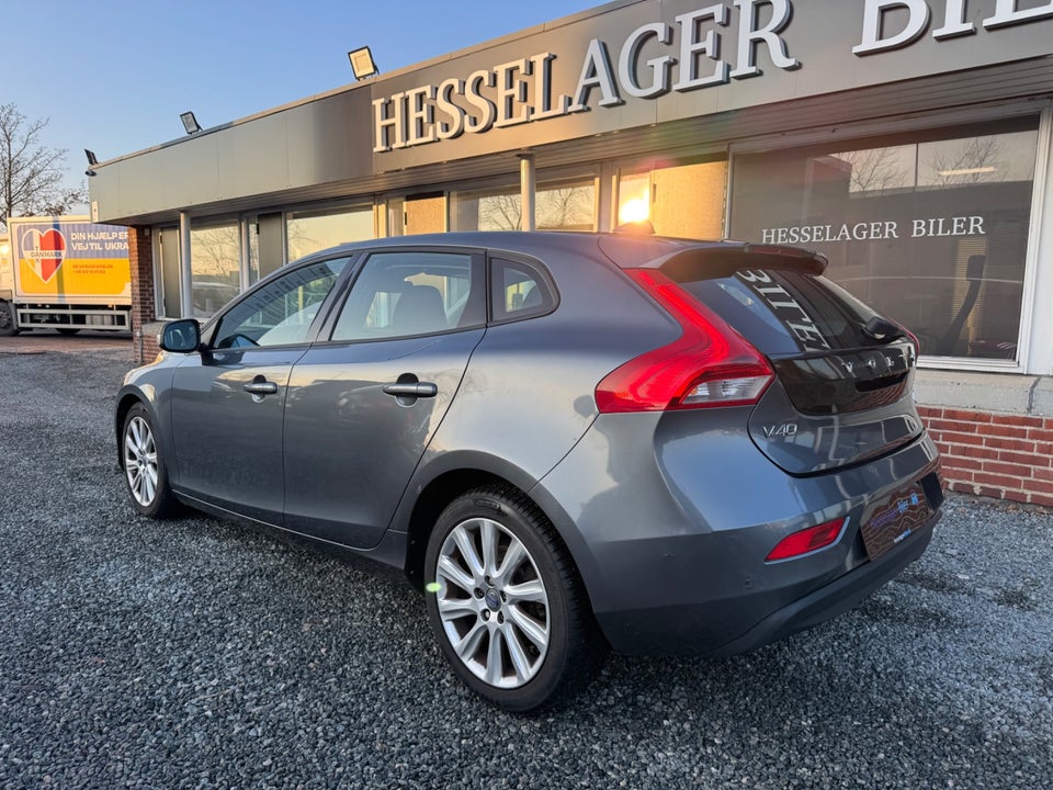 Volvo V40 1,6 D2 115 Momentum aut. 5d