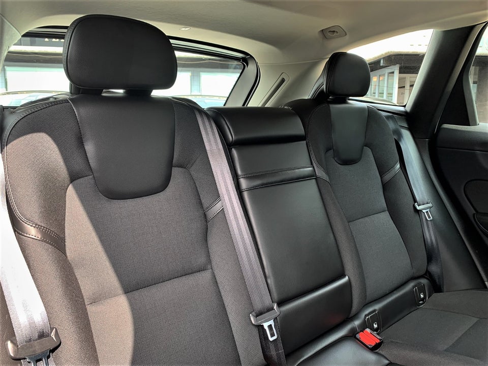 Volvo XC60 2,0 T4 190 Momentum aut. 5d