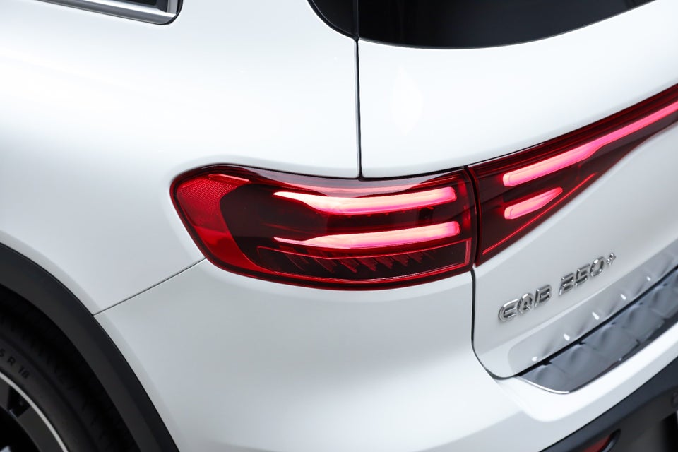 Mercedes EQB250+ AMG Advance 5d