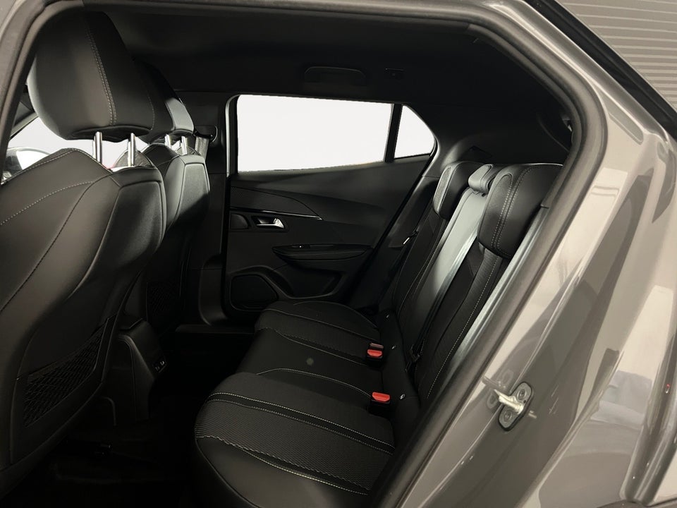 Peugeot e-2008 50 GT 5d