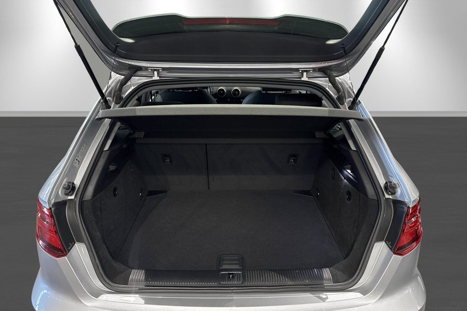 Audi A3 35 TFSi Limited plus Sportback S-tr. 5d