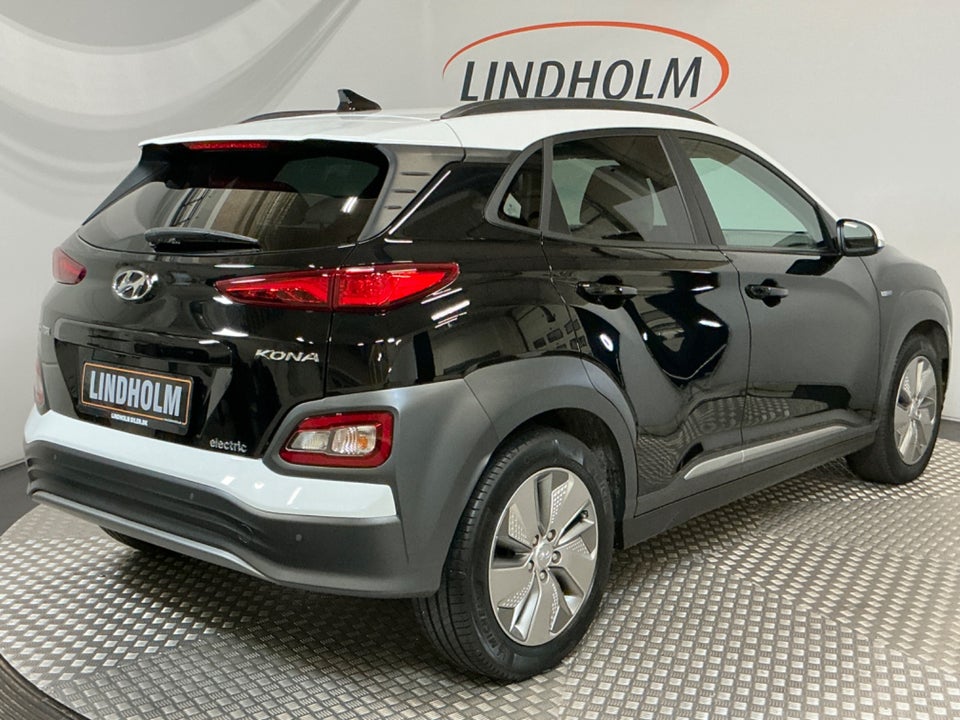 Hyundai Kona 64 EV Essential 5d