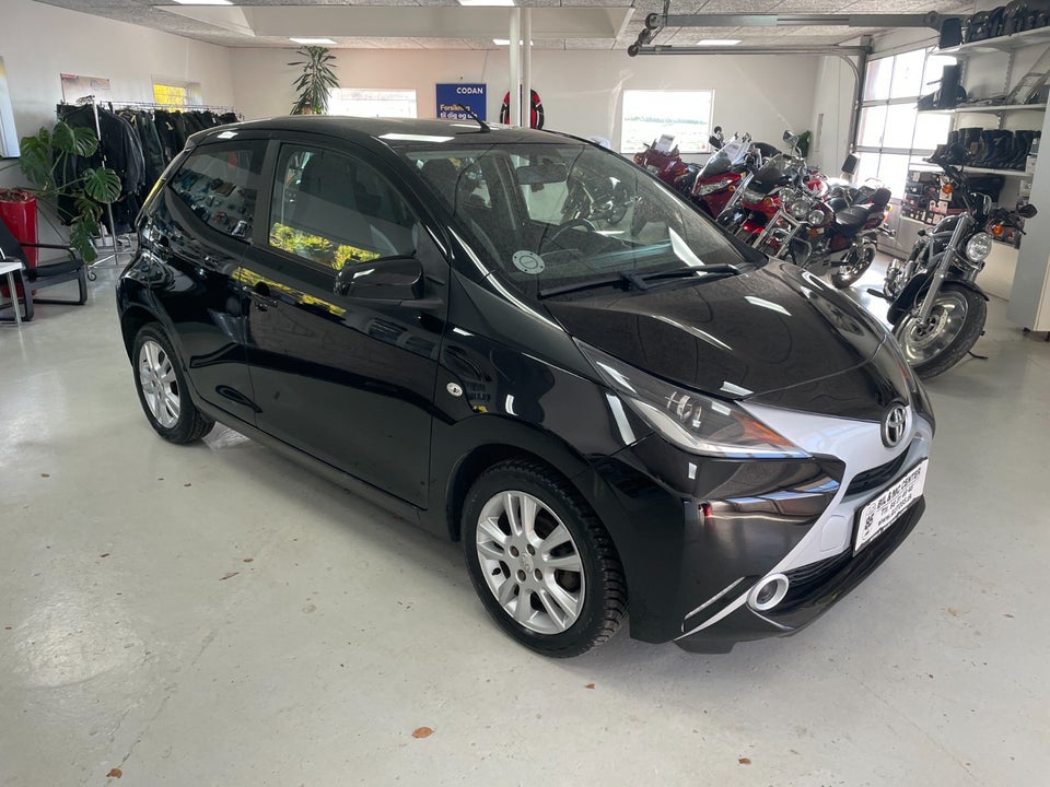 Toyota Aygo 1,0 VVT-i x-play 5d