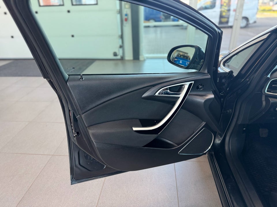 Opel Astra 1,4 T 140 Sport Sports Tourer 5d